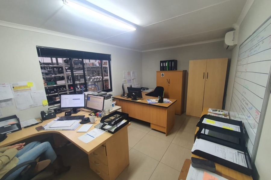 To Let commercial Property for Rent in Newton Park Eastern Cape